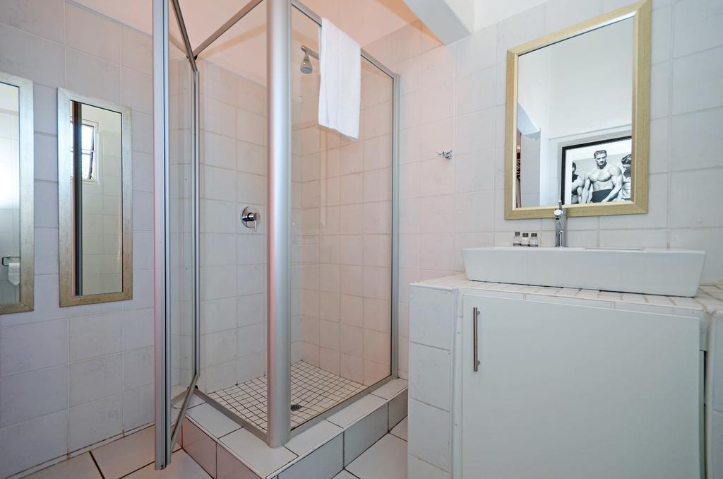 Compact Room,118706095:JPEG